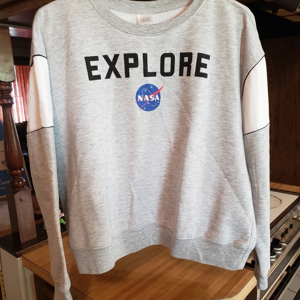 Freeze gray NASA sweatshirt size XXL